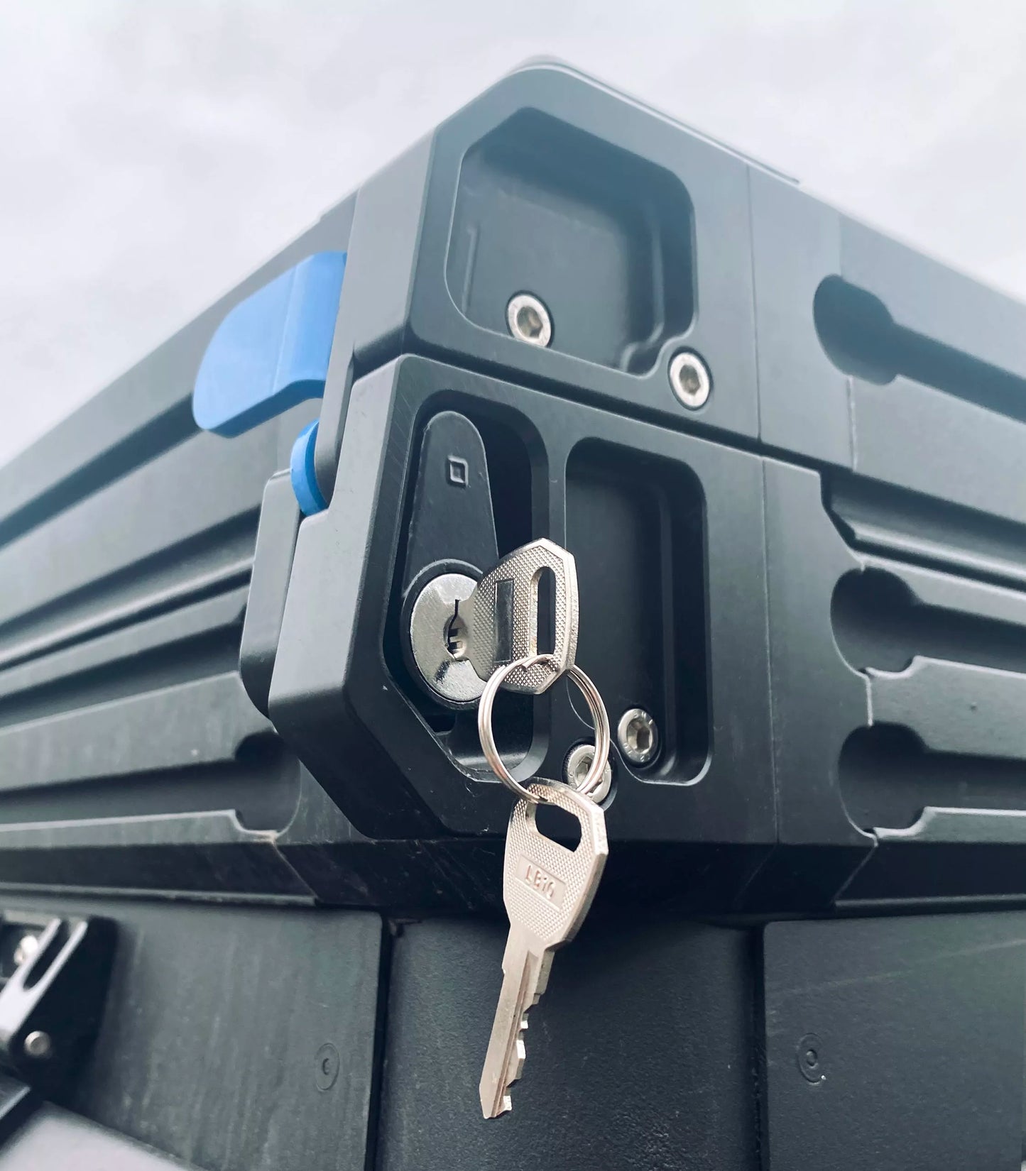Tent Clamshell Locks