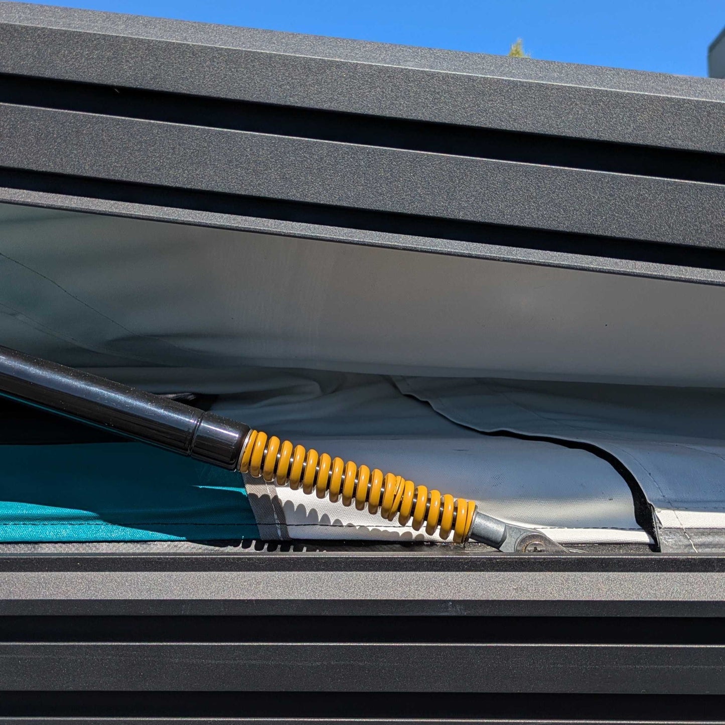 EZ-Lift Tent Assist