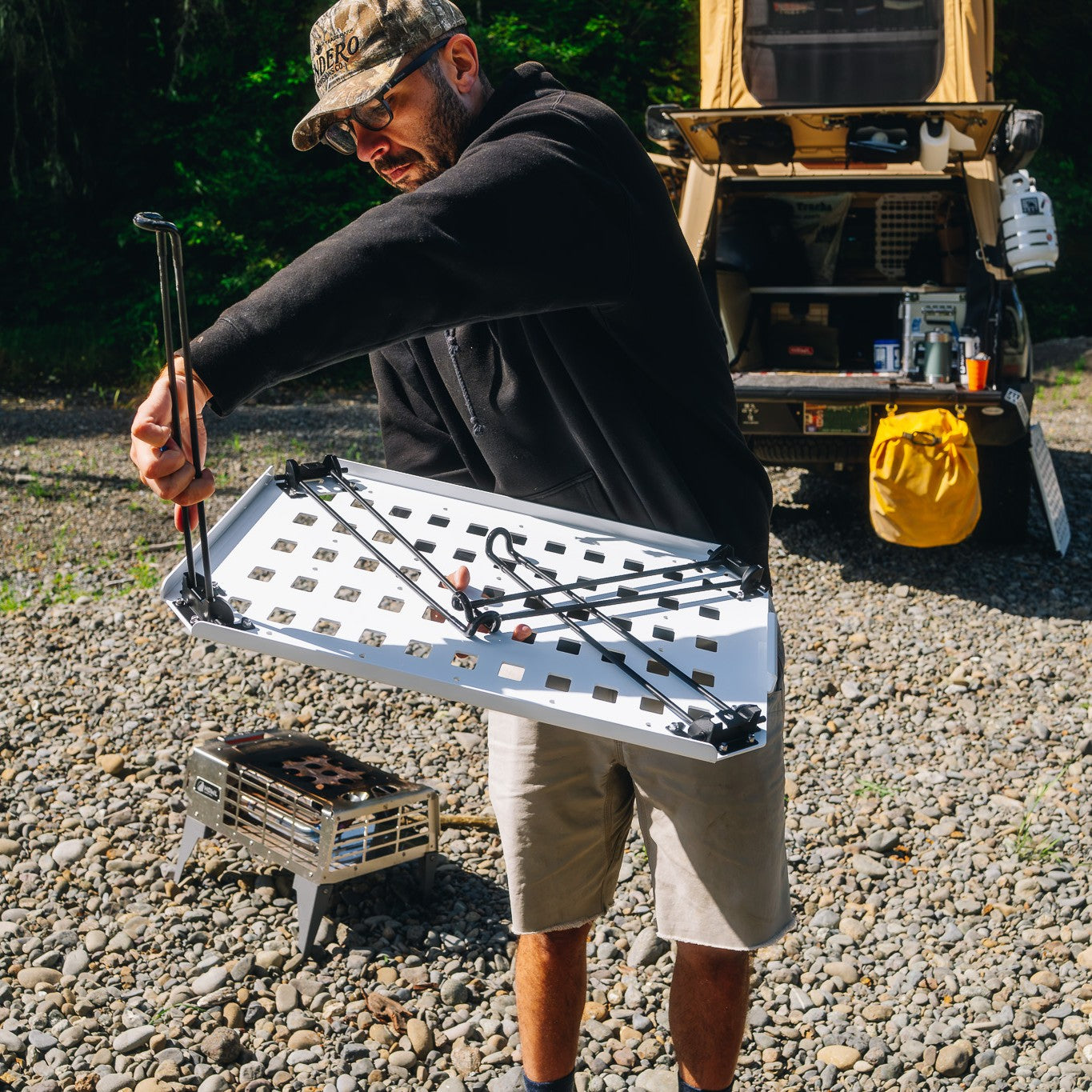 Folding Passthrough Panel Legs